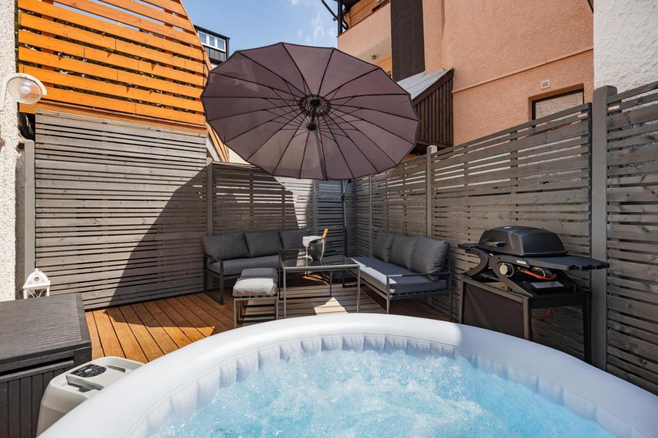 Terrace Apartment With 5 Rooms, Whirlpool And Bbq Augsburg Eksteriør billede